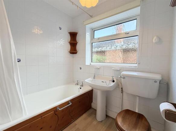 2 bed Semi-Detached Bungalow for sale Image 6