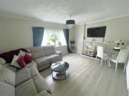 39, Clevedon Square, Cheltenham GL51 8BN