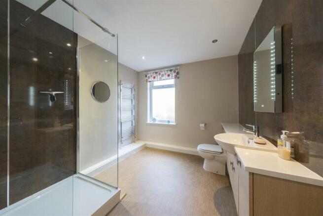6 Manora Road-015.JPG