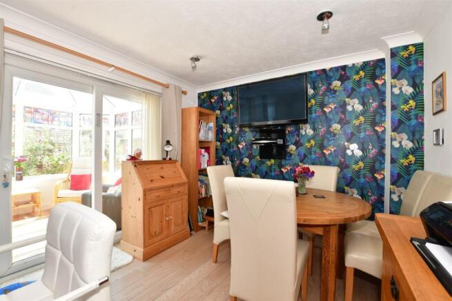 Kitchen/ Breakfast Room