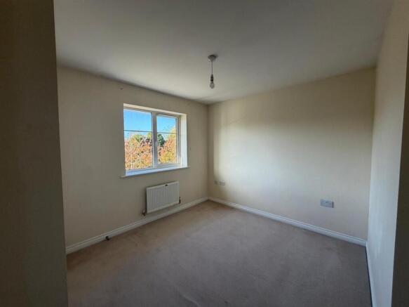 Bedroom 1.jpg