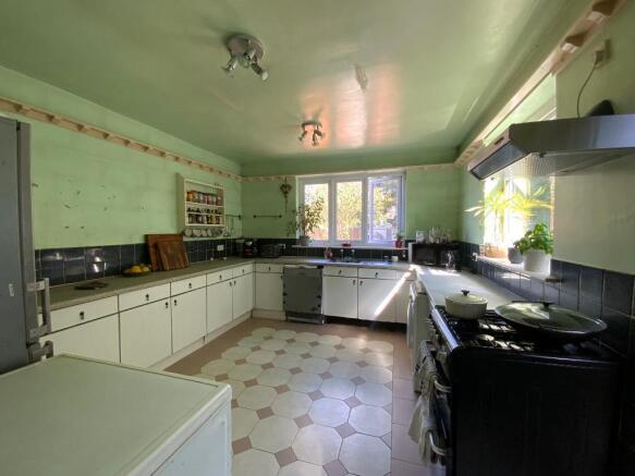 KITCHEN 13'2 x 11'7