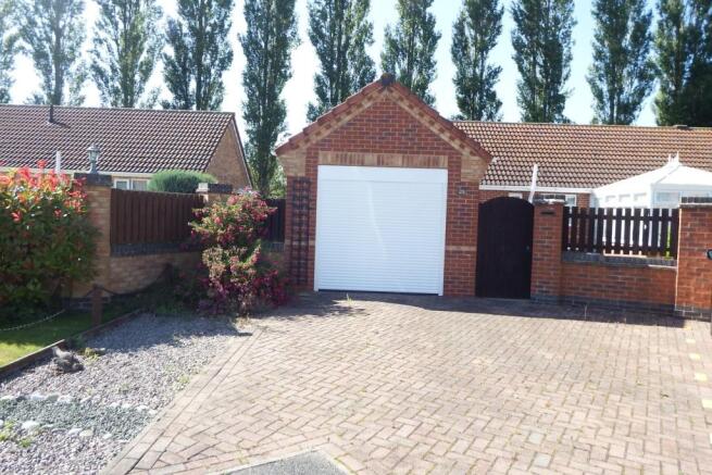 Garage & Driveway