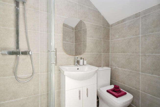 4 bed Terraced for sale Image 9