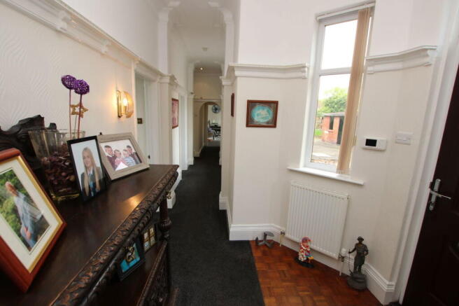 4 bed Detached Bungalow for sale Image 6