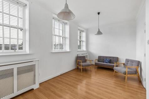James Lee Square, Enfield, EN3