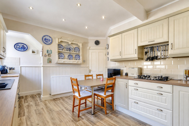 3 bed Semi-Detached for sale Image 5