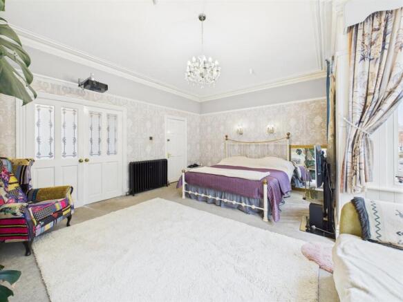 5 bed Terraced for sale Image 7