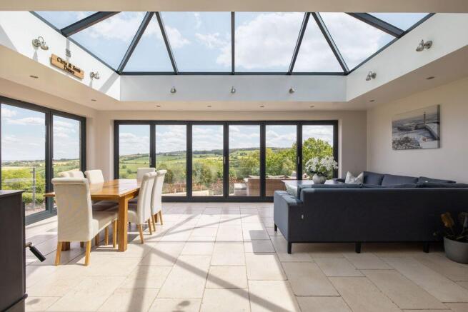 5 bed Detached for sale Image 5