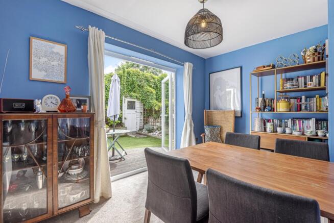Dining Area (2)