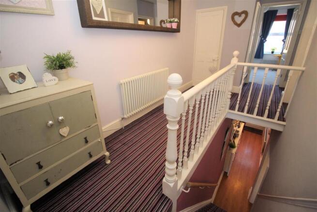 FIRST FLOOR LANDING