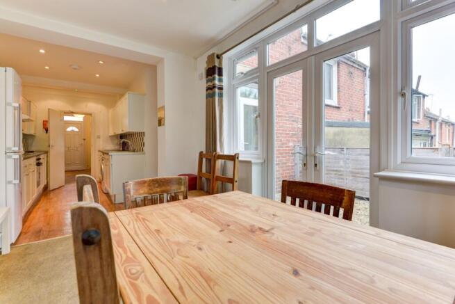 101 Coombe Road Dining Area