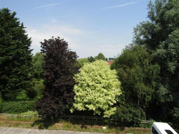 2 bed Apartment for sale Image 10