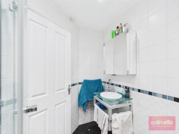 2 bed Flat for sale Image 10