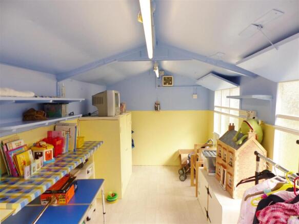 PLAYROOM/OFFICE