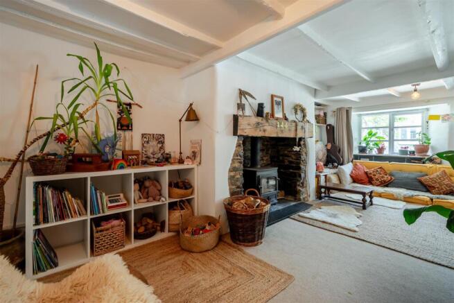 Holly 26 SittingRoom.jpg