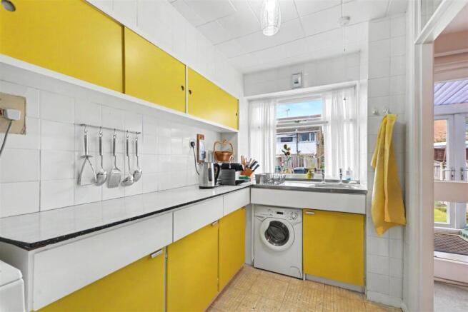 Kitchen_2.jpeg