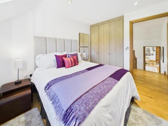 BEDROOM 4