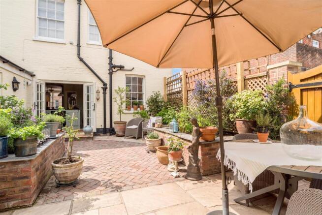house. estate agency Chichester 4 St John's Street