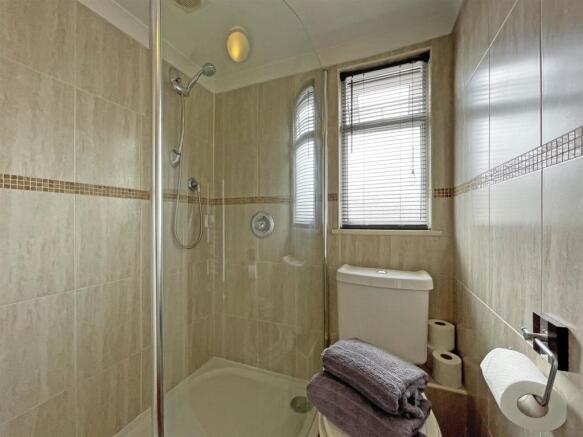Sturdee road 41 ensuite for inside.jpg