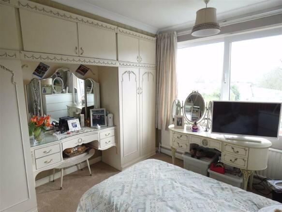BEDROOM 2