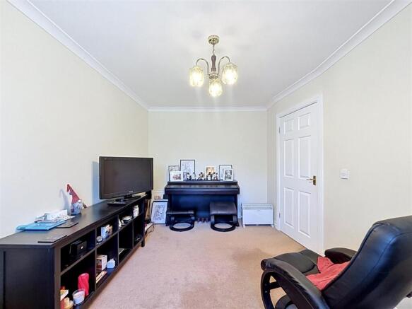 3 bed Detached for sale Image 11