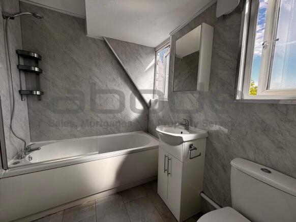 1 bed Penthouse to rent Image 10
