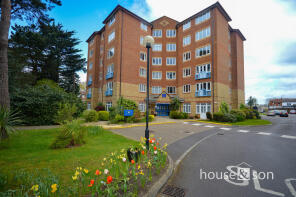 81, 37 Melton Court, Lindsay Road, Poole BH13 6BH