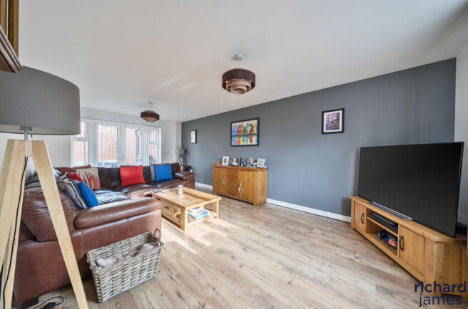 3dc640b58d204d4db2ded149475c8334