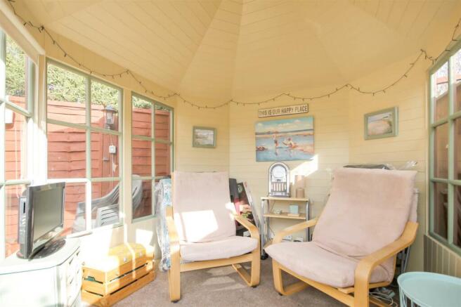 SUMMER HOUSE