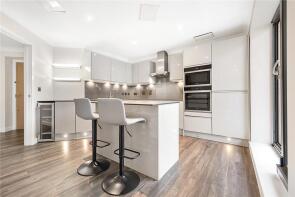 22, Canal Boulevard, London NW1 9AQ