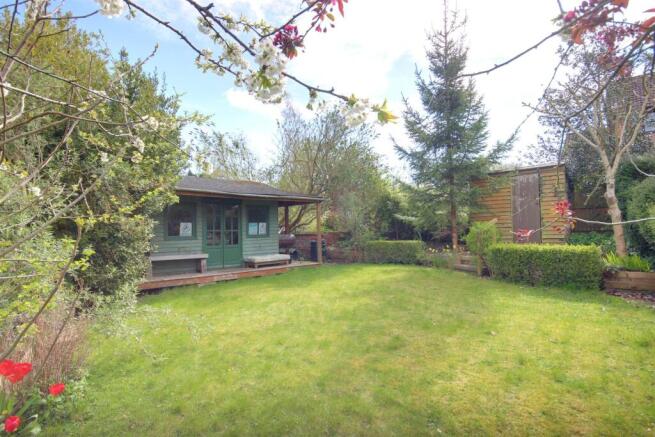 4 bed Semi-Detached for sale Image 11