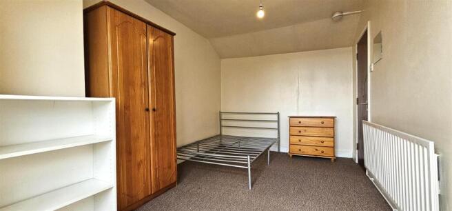 3 bed Terraced to rent Image 8