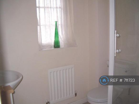Spacious Upstairs Family Bathroom