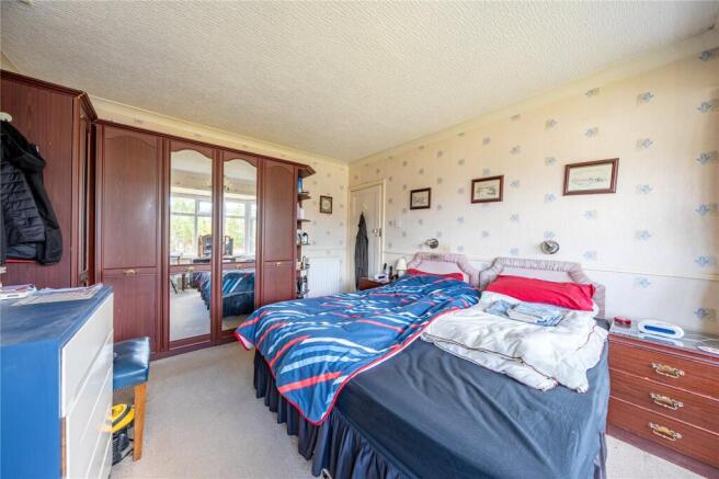 5 bed Detached for sale Image 11