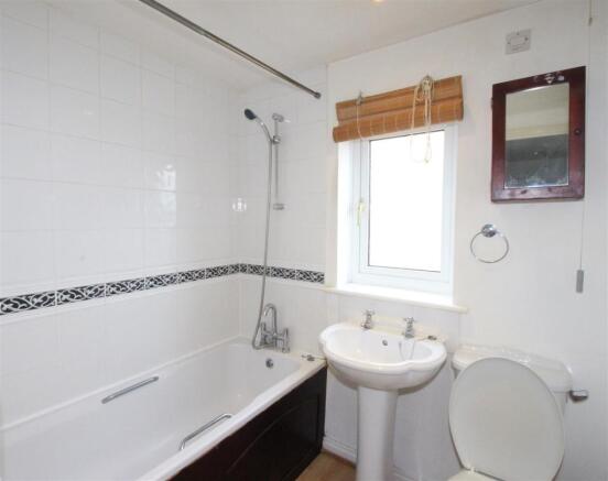 bathroom .jpg