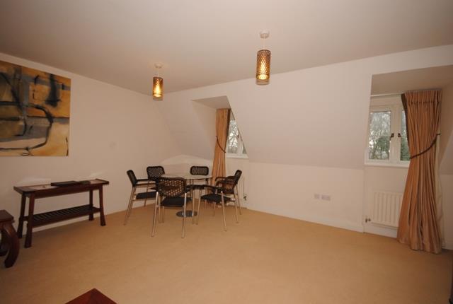 46 Highgrove Dining.JPG