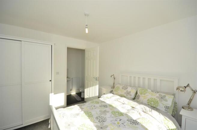 Bedroom 1 (Front Facing)