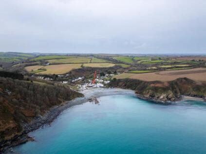 Porthallow, Beautiful two bedroom cottage with views