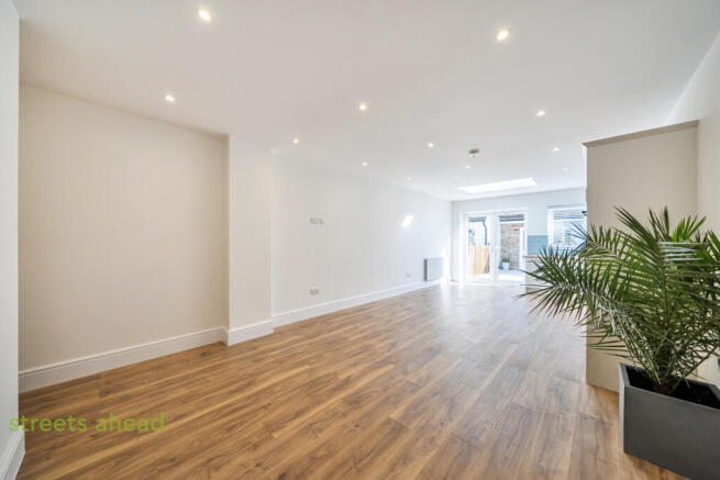 052a9a0a-6130-401...