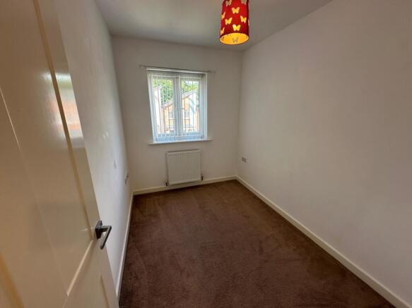 3 bed Terraced to rent Image 6