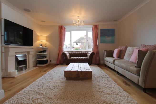 Sitting Room 2.JPG