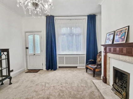 Knutsford View, Hale Barns, Altrincham, WA15