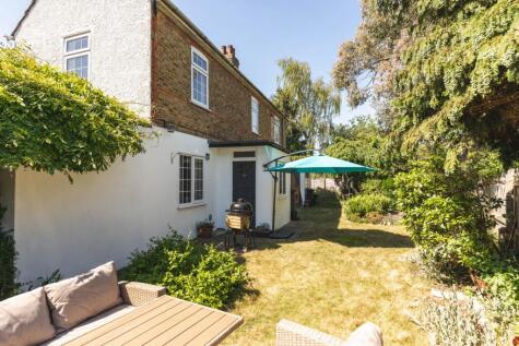 Forest Road, Cheshunt, EN8