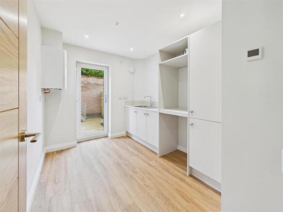 4 bed Town House for sale Image 10