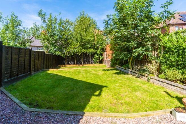 SIDE GARDEN