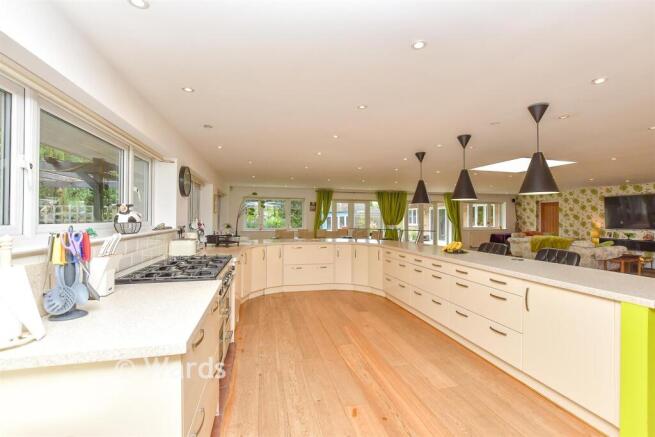 Kitchen/Living Area