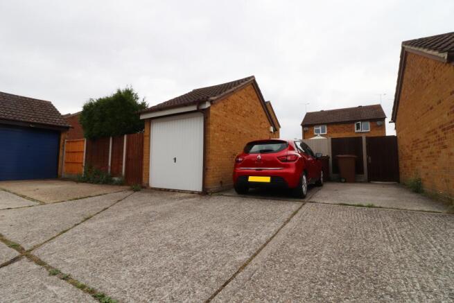 GARAGE & PARKING