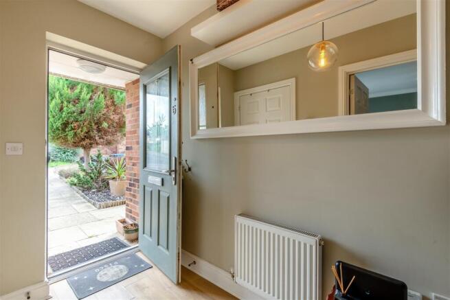 8705182-interior12.jpg