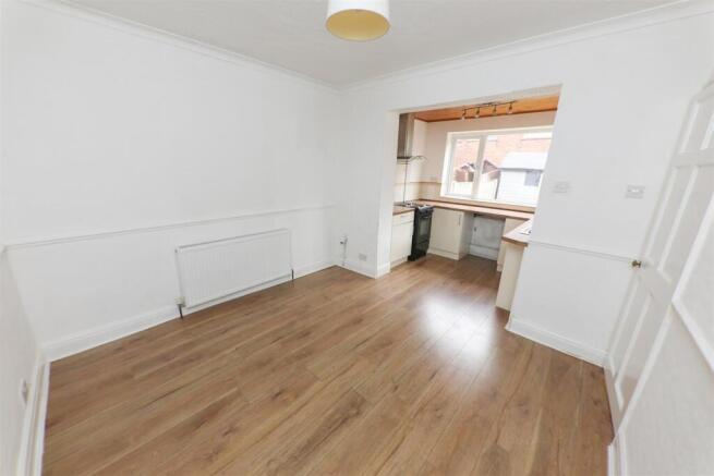 3 bed Semi-Detached for sale Image 7